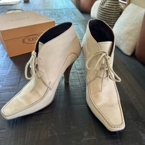 Authentic Tod’s suede booties Hocus Pocus 7.5